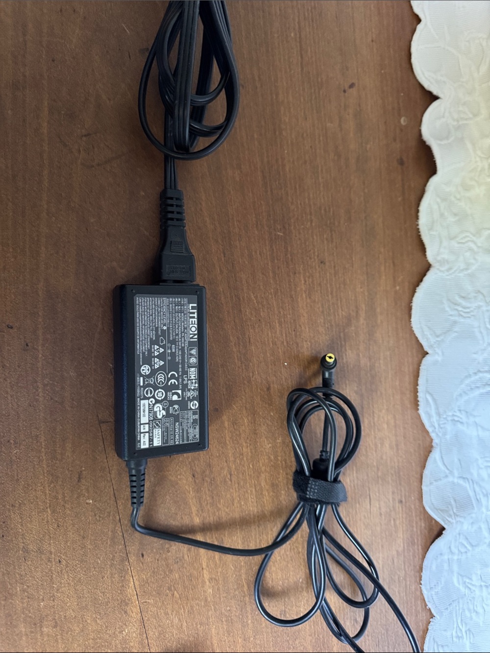 Black Laptop AC Adapter Charger - 19V